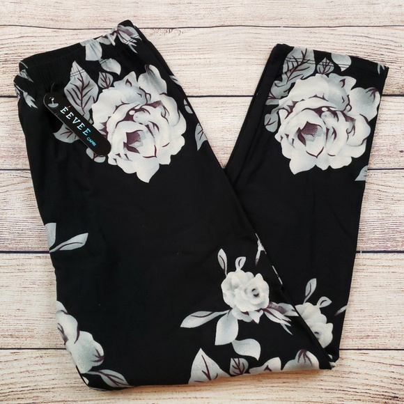 Pants - Buttery soft capri leggins jumbo roses os